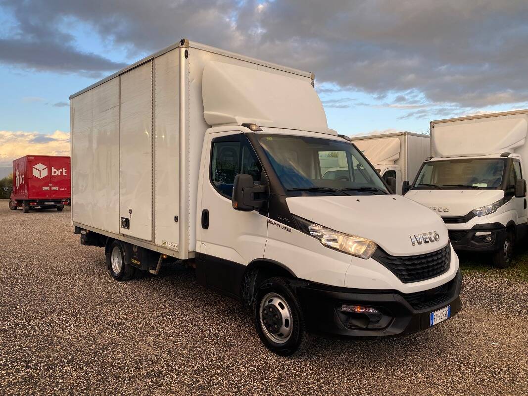 Iveco Daily 35C14 3450 E6 SPONDA IDRAULICA + PORTA LAT. - foto 2 di 17