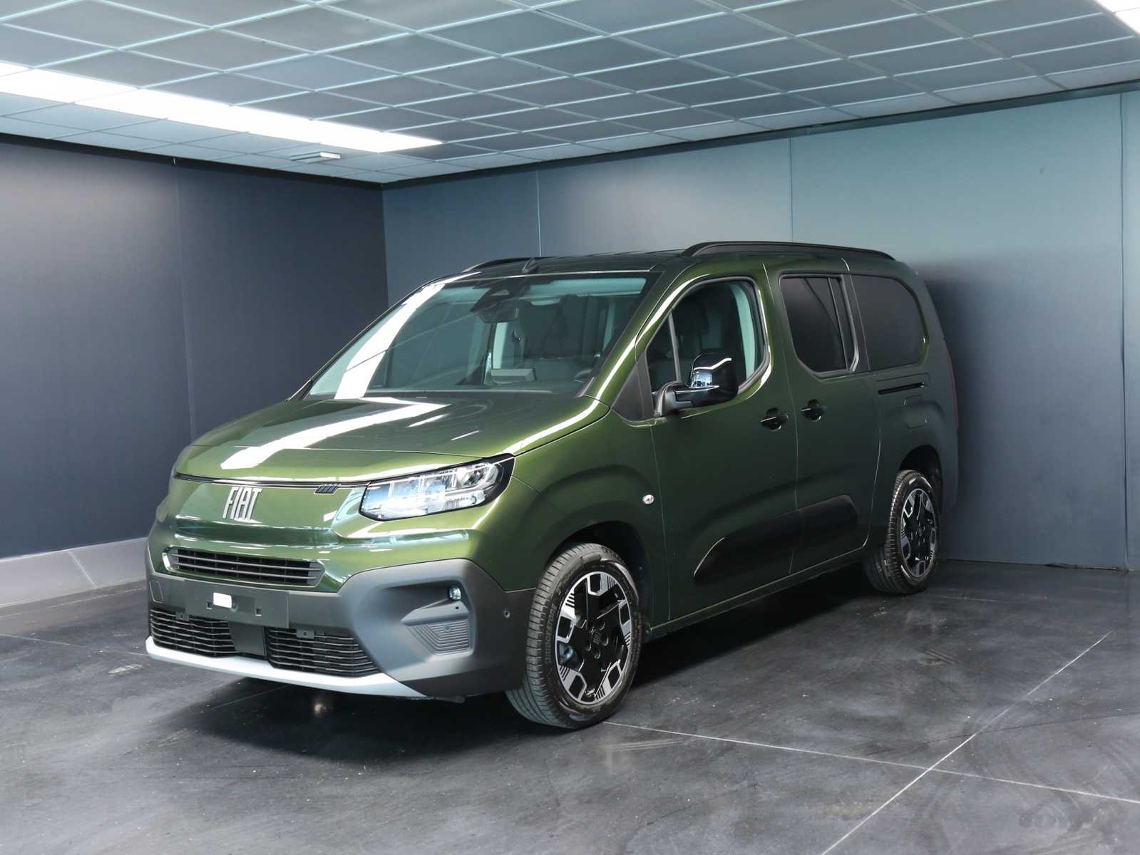 Fiat Qubo L 7p.ti 1.5 d La Prima 130cv at8, del 2026, in vendita a Venaria Reale (TO)