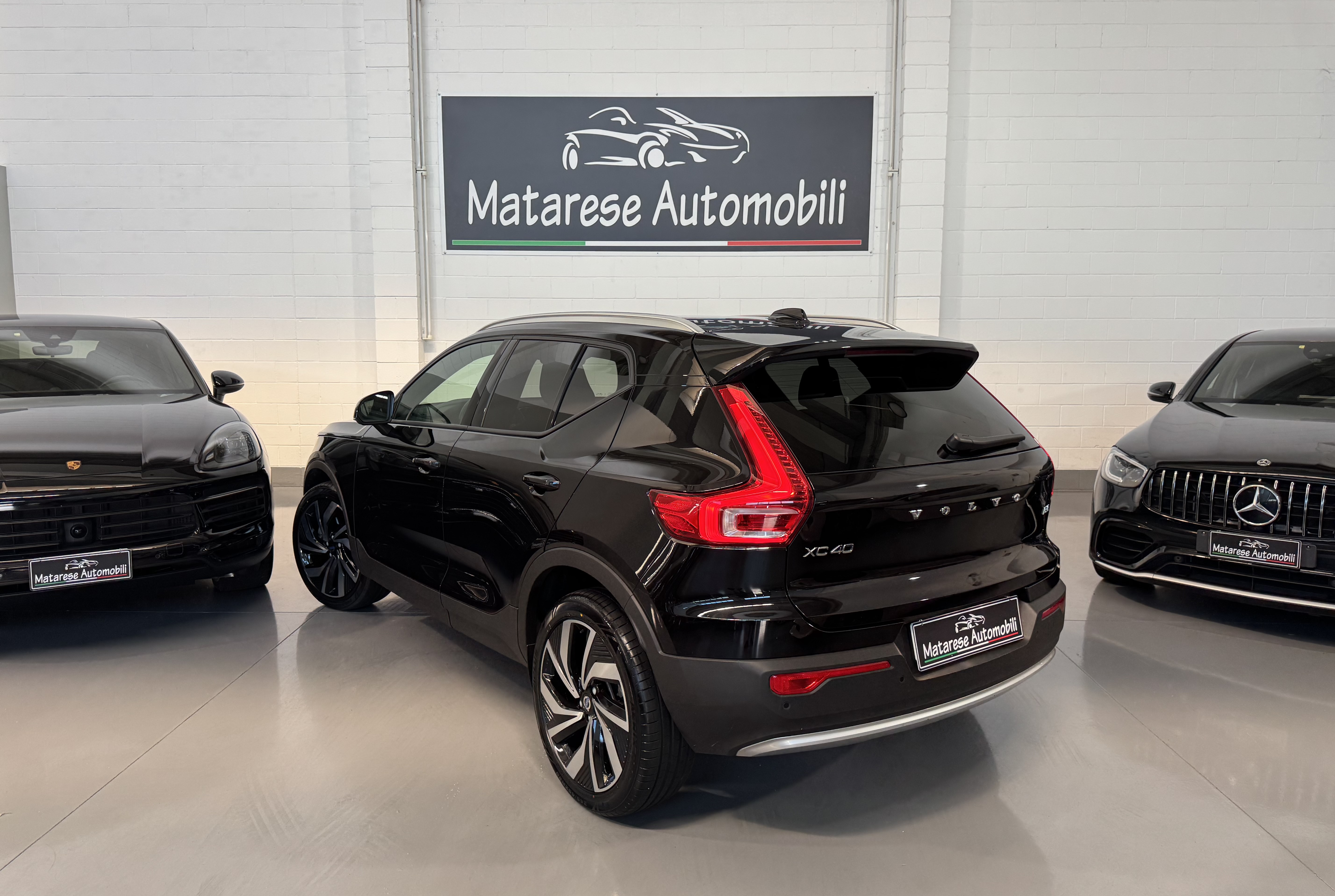 Volvo XC40 B3 MILD HYBRID CORE auto 2.0cc 163cv CarPlay Finanziabile - foto 3 di 4