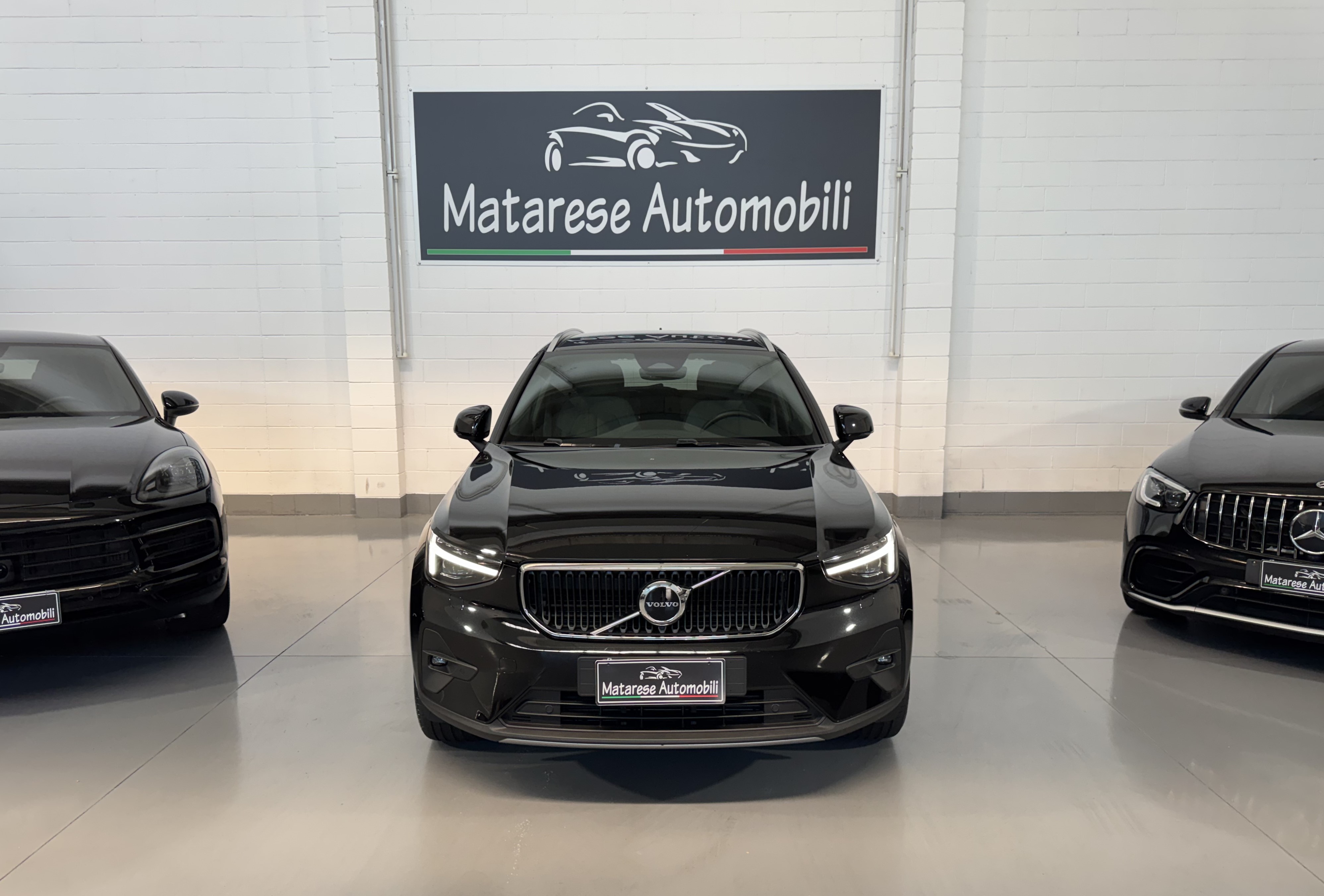 Volvo XC40 B3 MILD HYBRID CORE auto 2.0cc 163cv CarPlay Finanziabile - foto 2 di 4