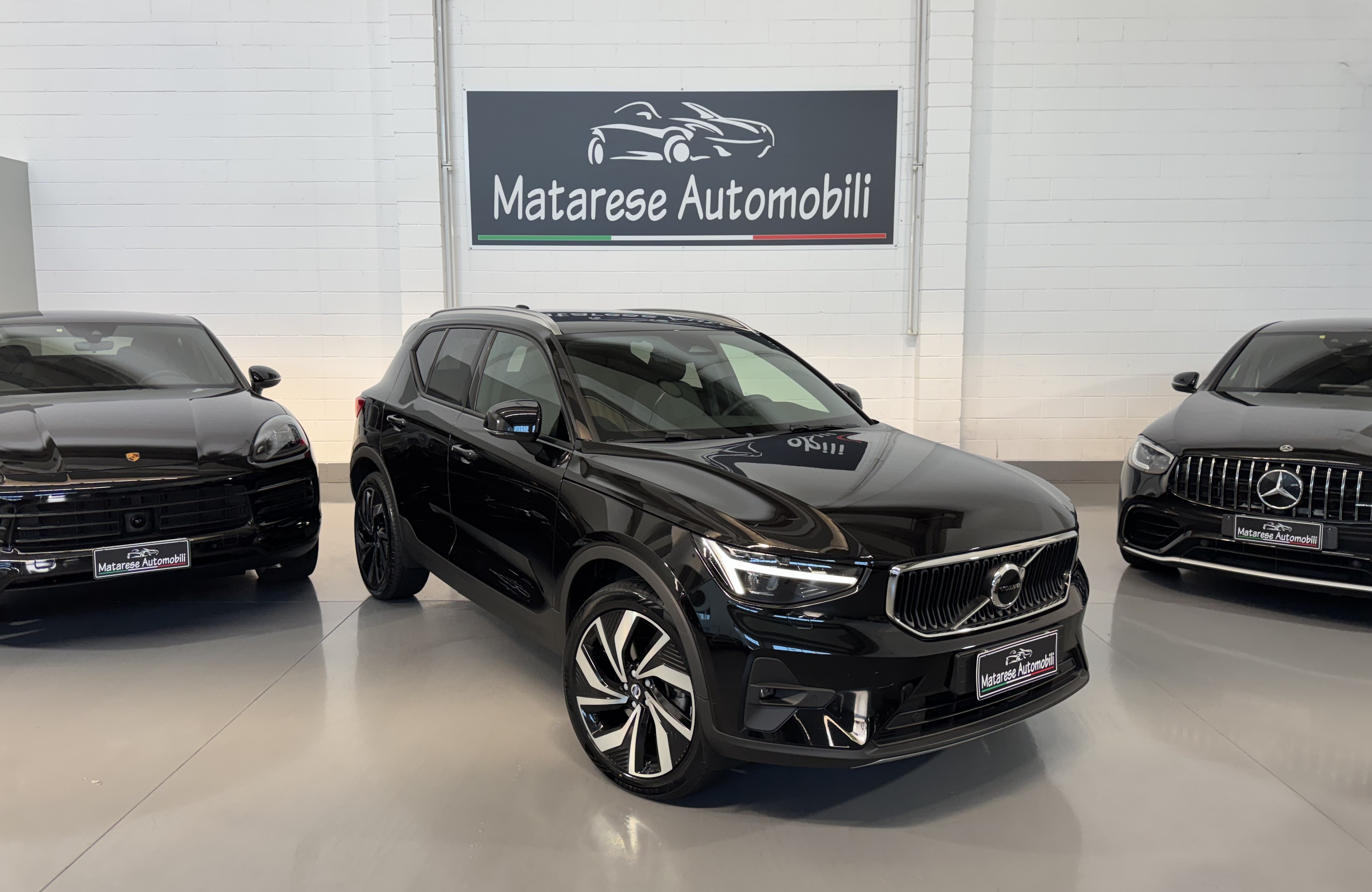 Volvo XC40 B3 MILD HYBRID CORE auto 2.0cc 163cv CarPlay Finanziabile - foto 4 di 4