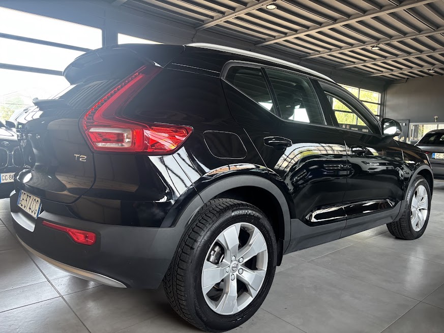 Volvo XC40 1.5 t2 Momentum Pro NEOPATENTATI - foto 4 di 4