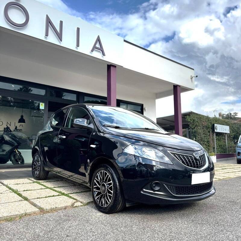 Lancia Ypsilon 1.0 firefly hybrid Gold Plus s&s 70cv 5 posti *GARANZIA 24 MESI*, del 2023, 58.800 km, in vendita a Frascati (RM)