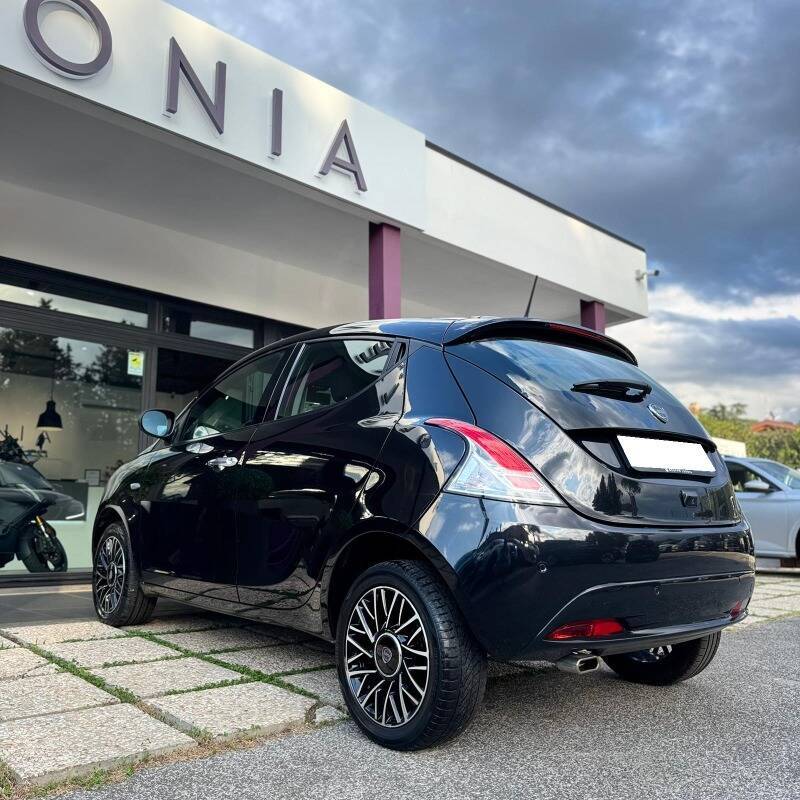 Lancia Ypsilon 1.0 firefly hybrid Gold Plus s&s 70cv 5 posti *GARANZIA 24 MESI* - foto 4 di 20
