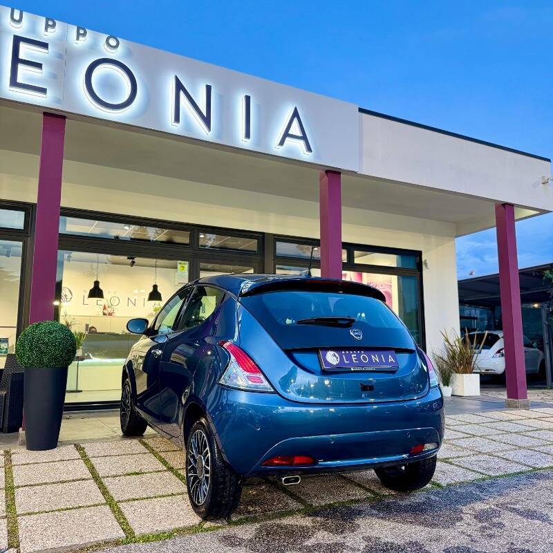 Lancia Ypsilon 1.0 firefly hybrid Gold Plus s&s 70cv 5 posti *GARANZIA 24 MESI* - foto 4 di 20