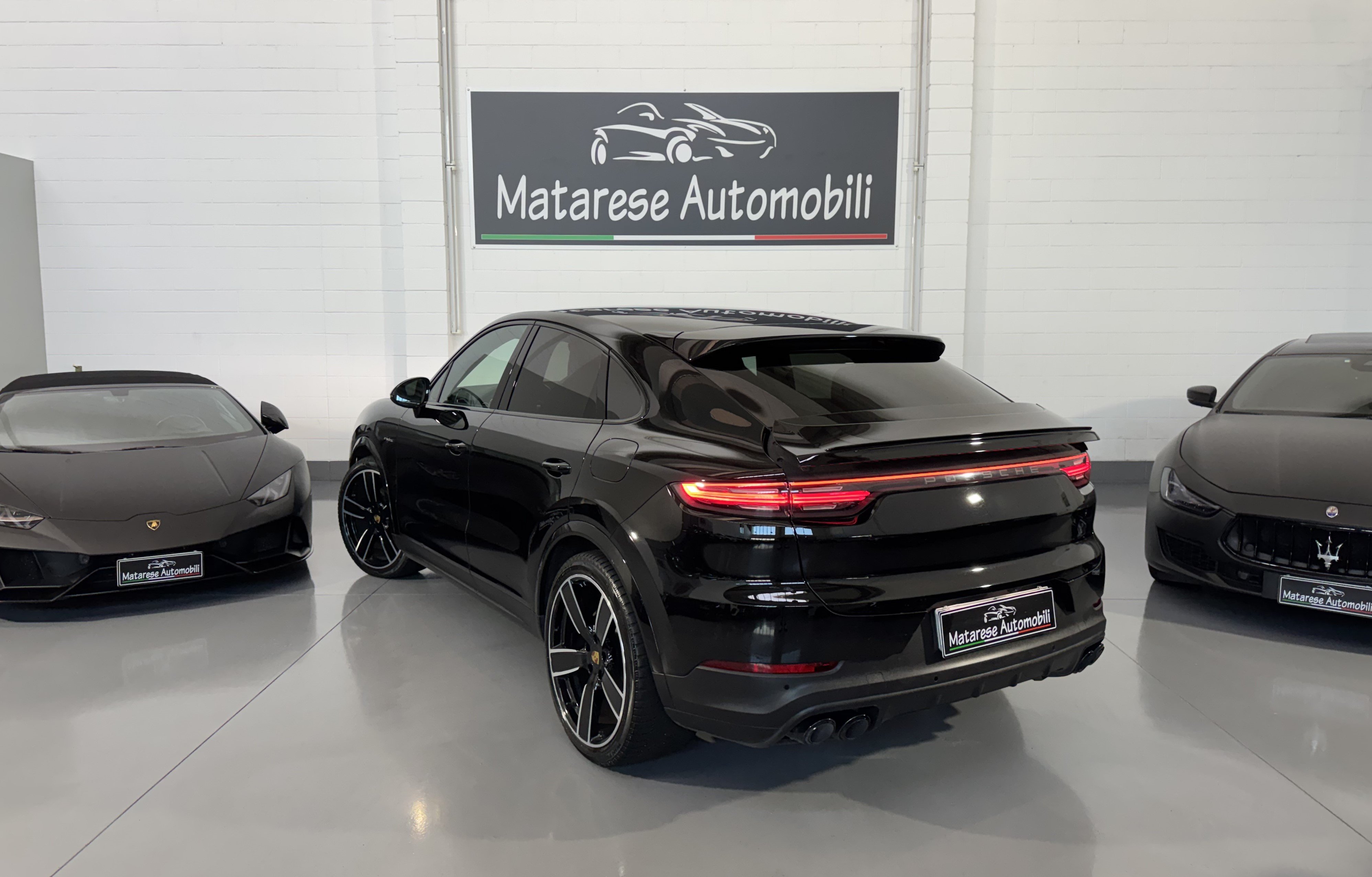 Porsche Cayenne coupè E-Hybrid 3.0cc 340cv Tetto panoramico Iva Esposta - foto 3 di 4