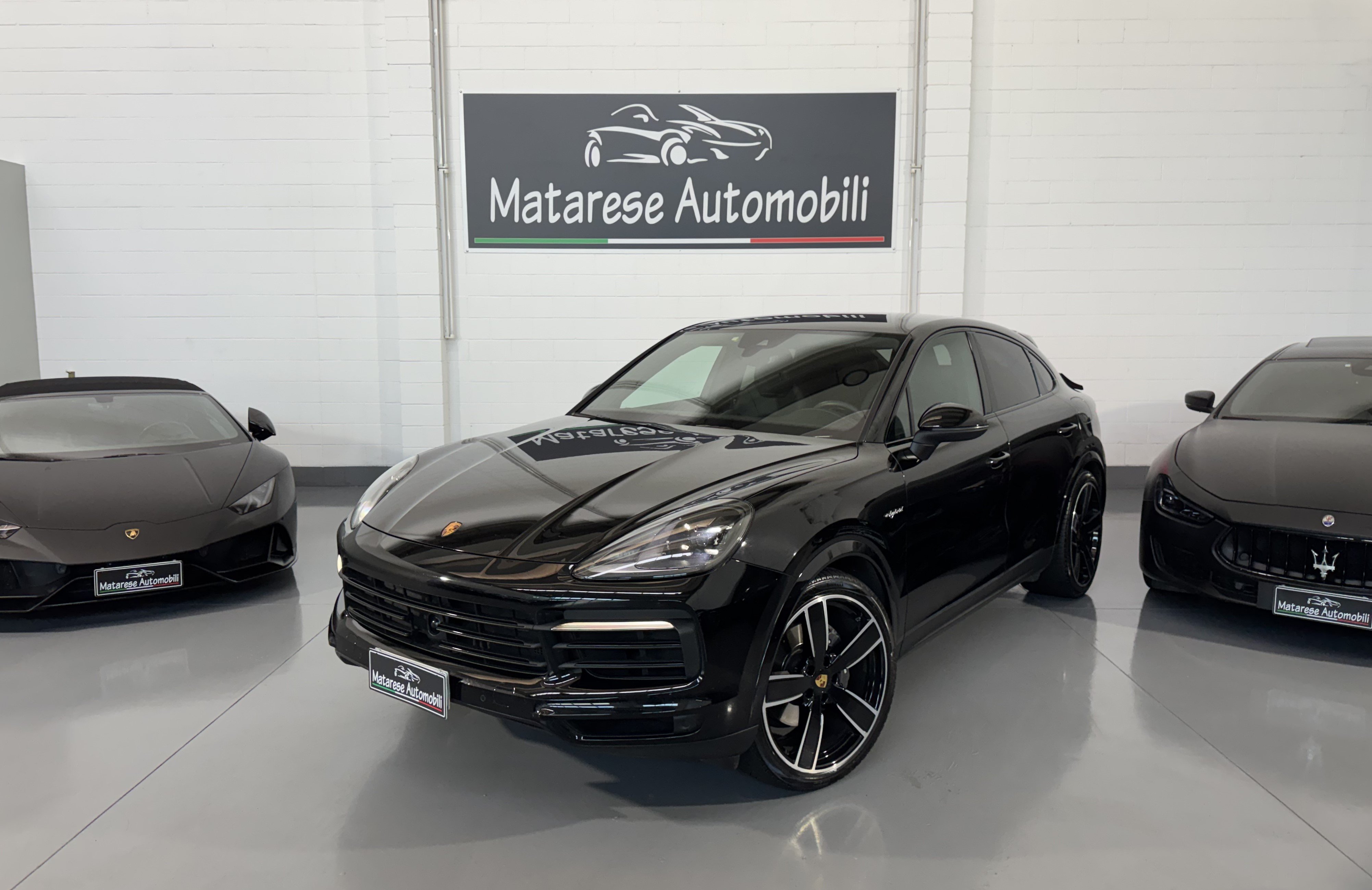 Porsche Cayenne coupè E-Hybrid 3.0cc 340cv Tetto panoramico Iva Esposta, del 2023, 95.000 km, in vendita a Cusago (MI)
