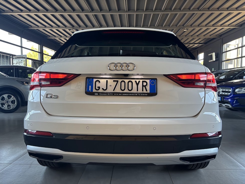 Audi Q3 35 1.5 tfsi mhev Business Advanced s-tronic - foto 3 di 4