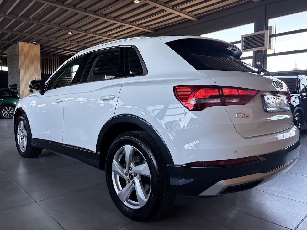 Audi Q3 35 1.5 tfsi mhev Business Advanced s-tronic - foto 2 di 4