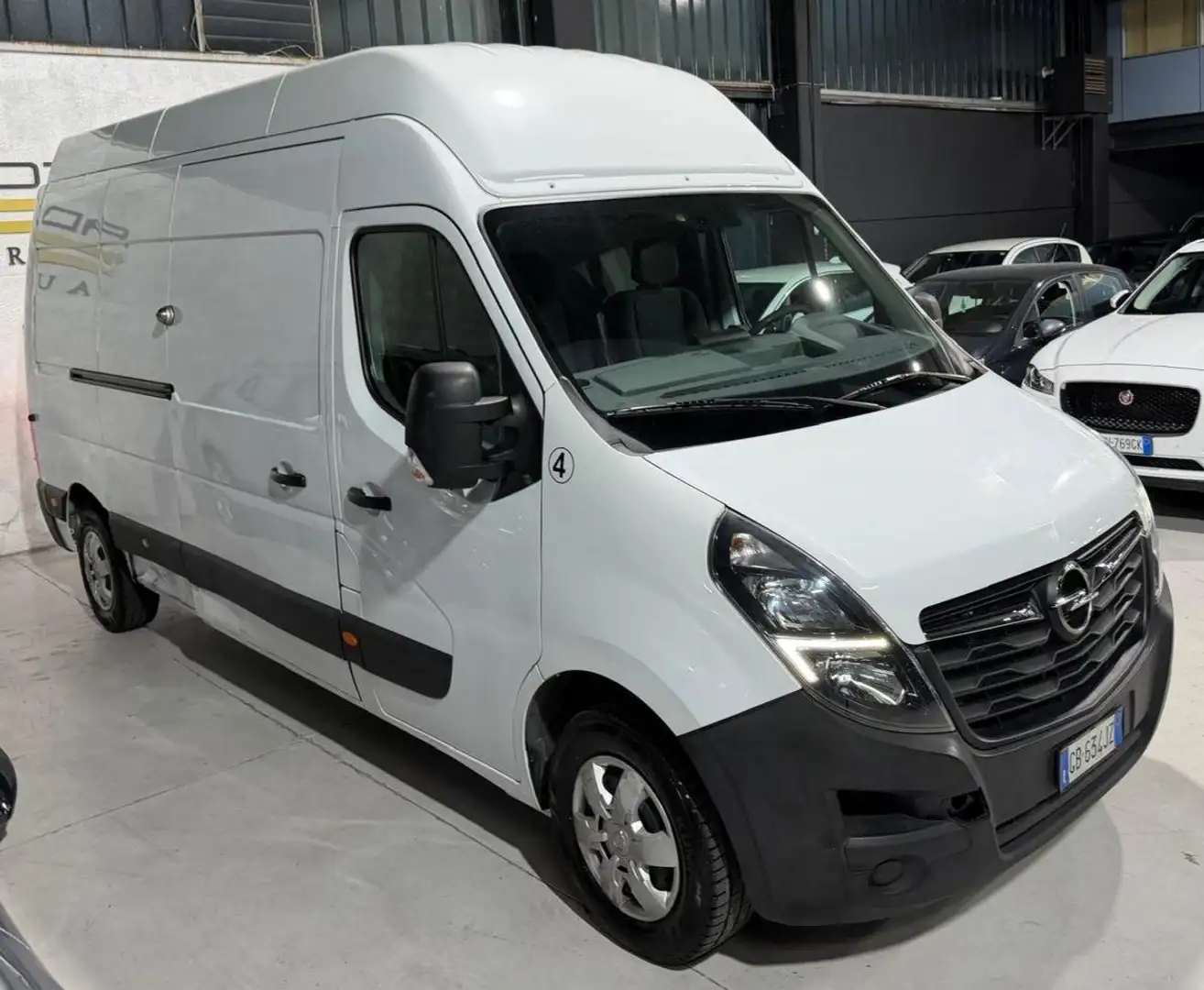 Opel Movano III 35 FWD Movano 35 2.3 turbo D 135cv L3H2 Edition E6d-temp, del 2020, 250.000 km, in vendita a Bareggio (MI)