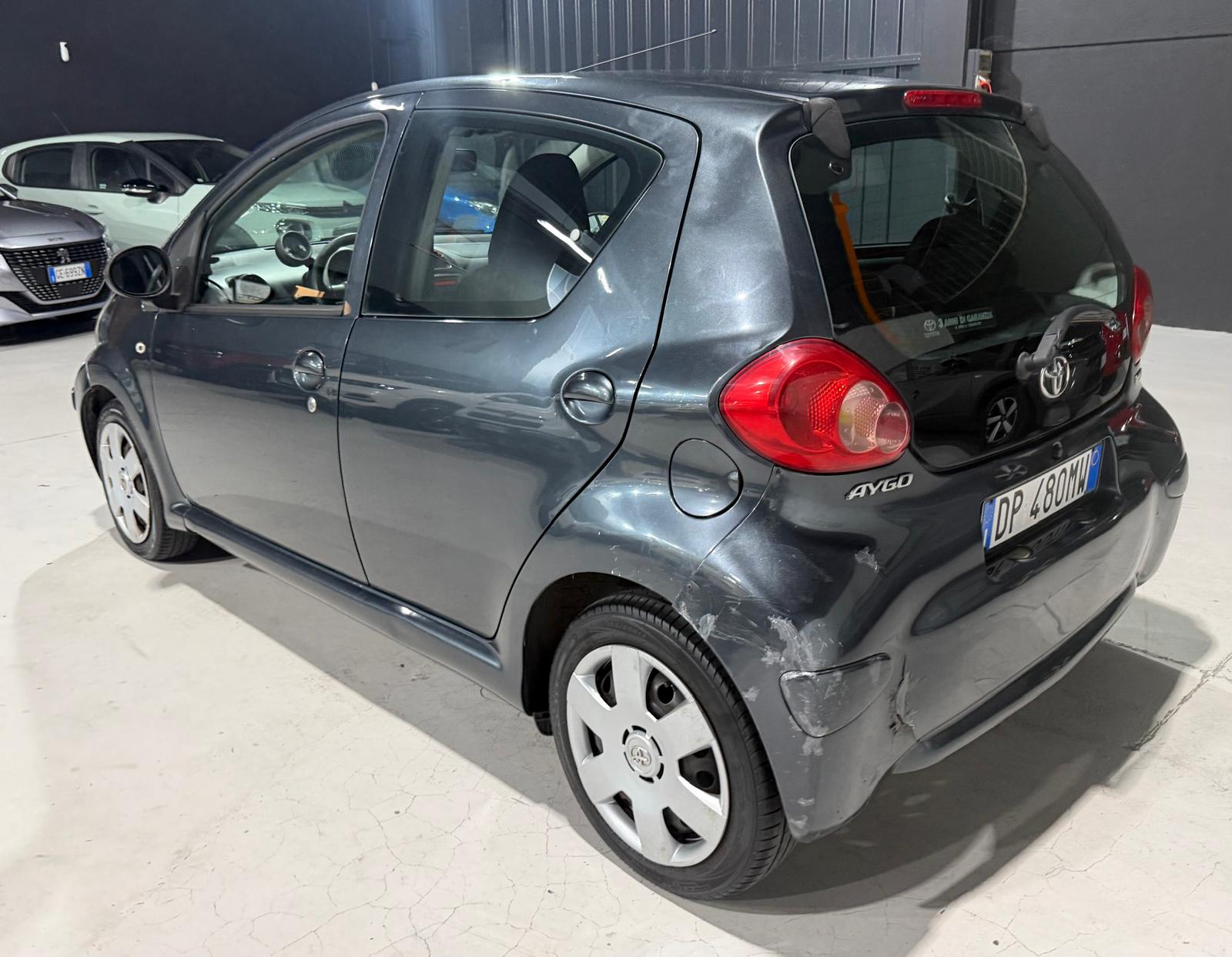 Toyota Aygo 5p 1.0 Now Benzina Neopatentati 5 Porte - foto 4 di 4