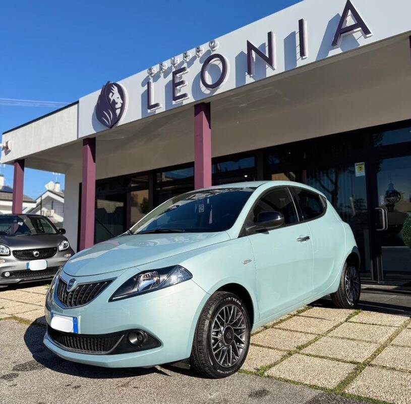 Lancia Ypsilon 1.0 firefly hybrid Gold Plus s&s 70cv 5posti *GARANZIA 24 MESI* - foto 3 di 15