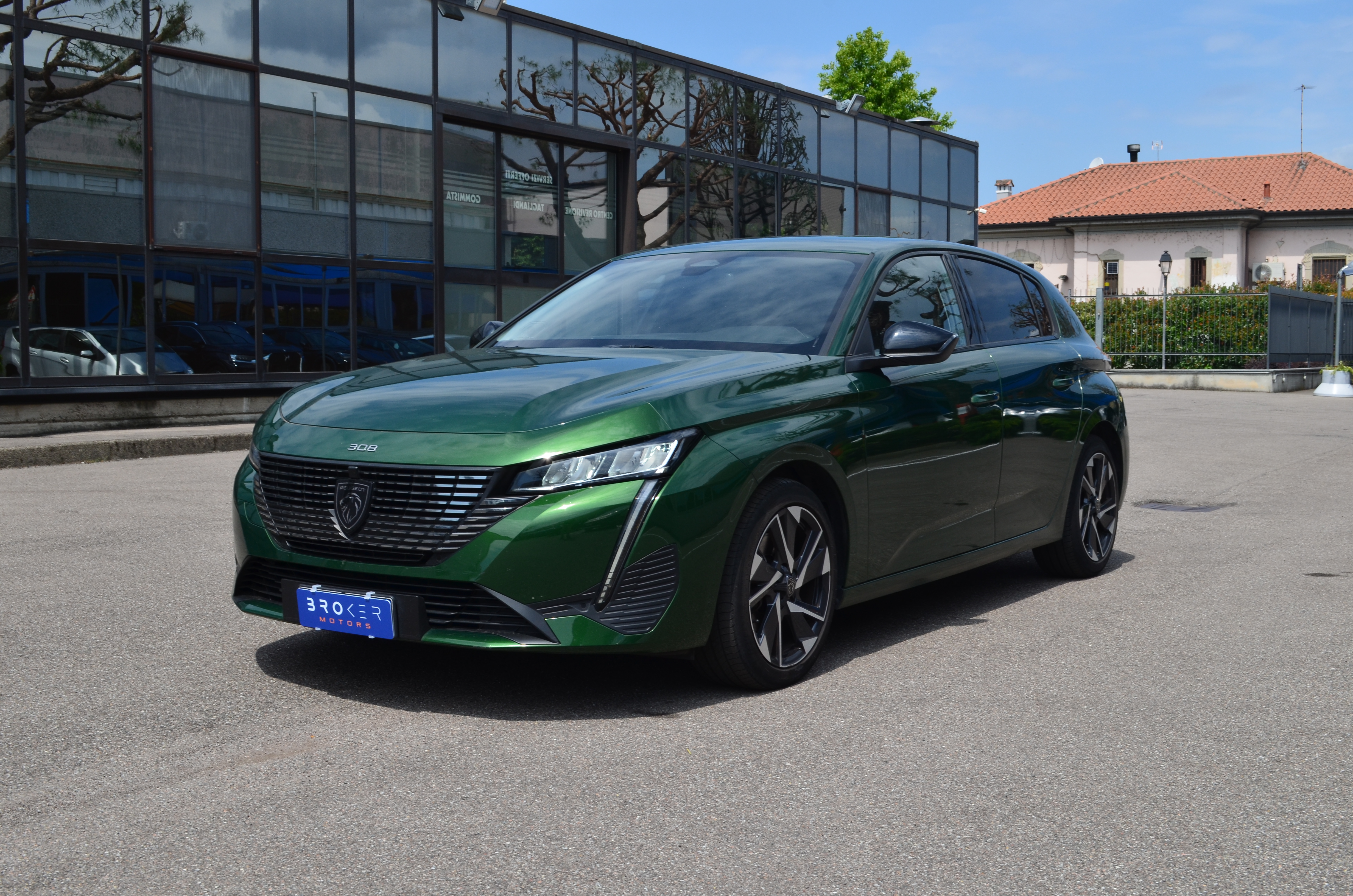 Peugeot 308 1.5 bluehdi Allure Pack s&s 130cv eat8, del 2024, 57.000 km, in vendita a Marcallo Con Casone (MI)