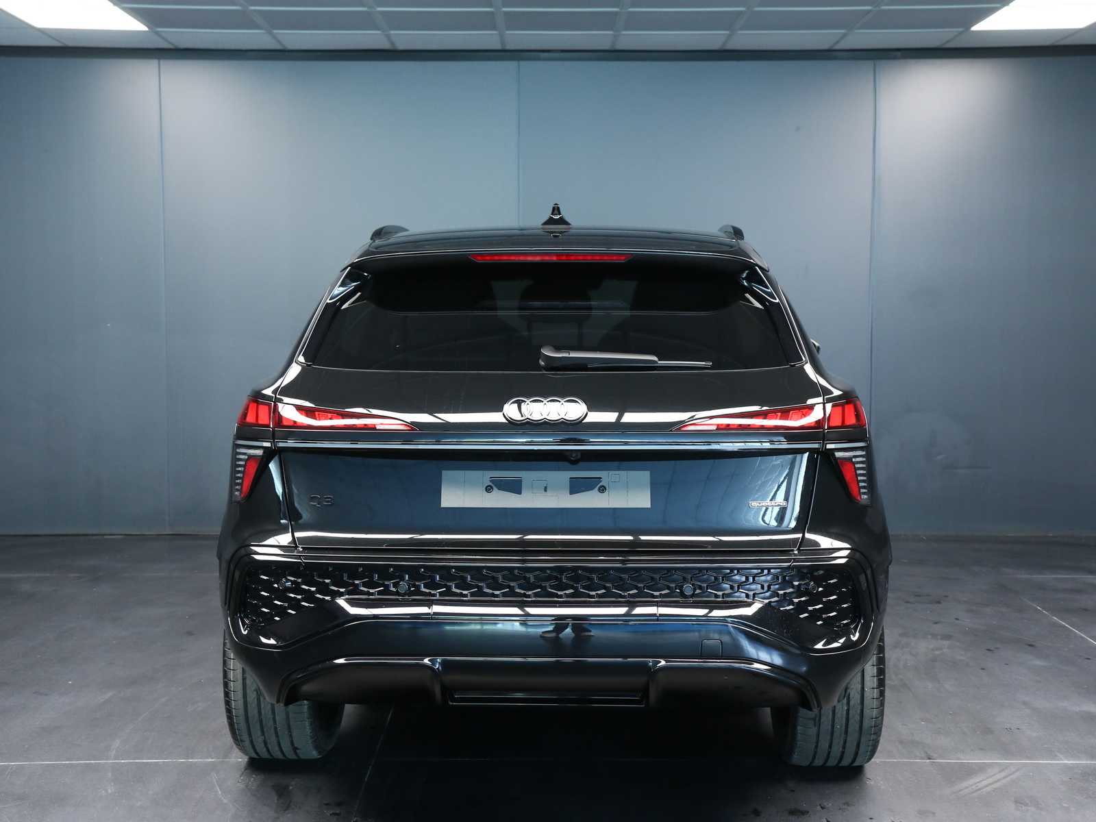 Audi Q3 2.0 tfsi S line edition quattro 265cv s-tronic - foto 3 di 4
