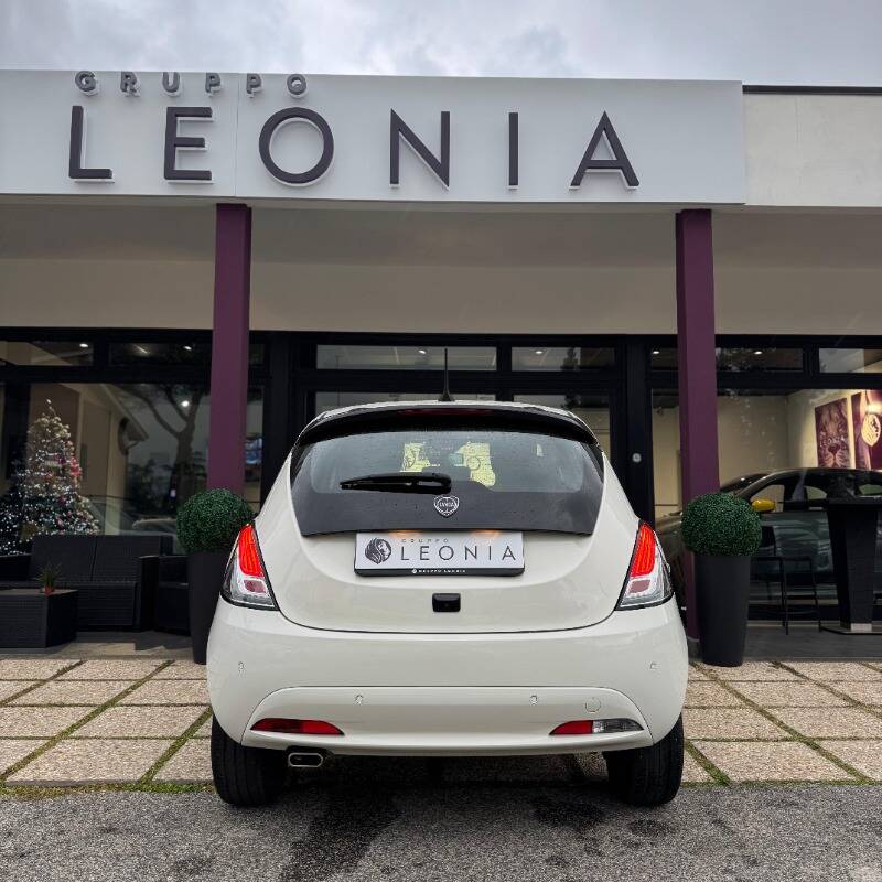 Lancia Ypsilon 1.0 firefly hybrid Gold Plus s&s 70cv 5 posti *GARANZIA 24 MESI* - foto 5 di 18