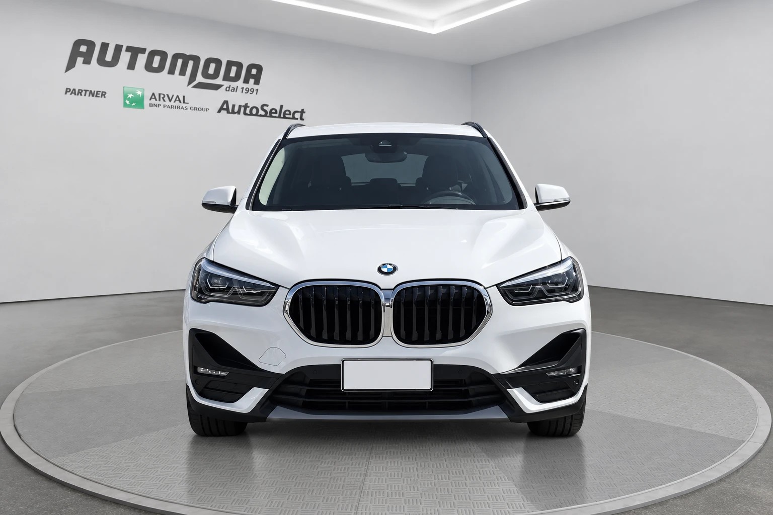 BMW X1 X Drive 25E Business Advantage automatico - foto 2 di 4