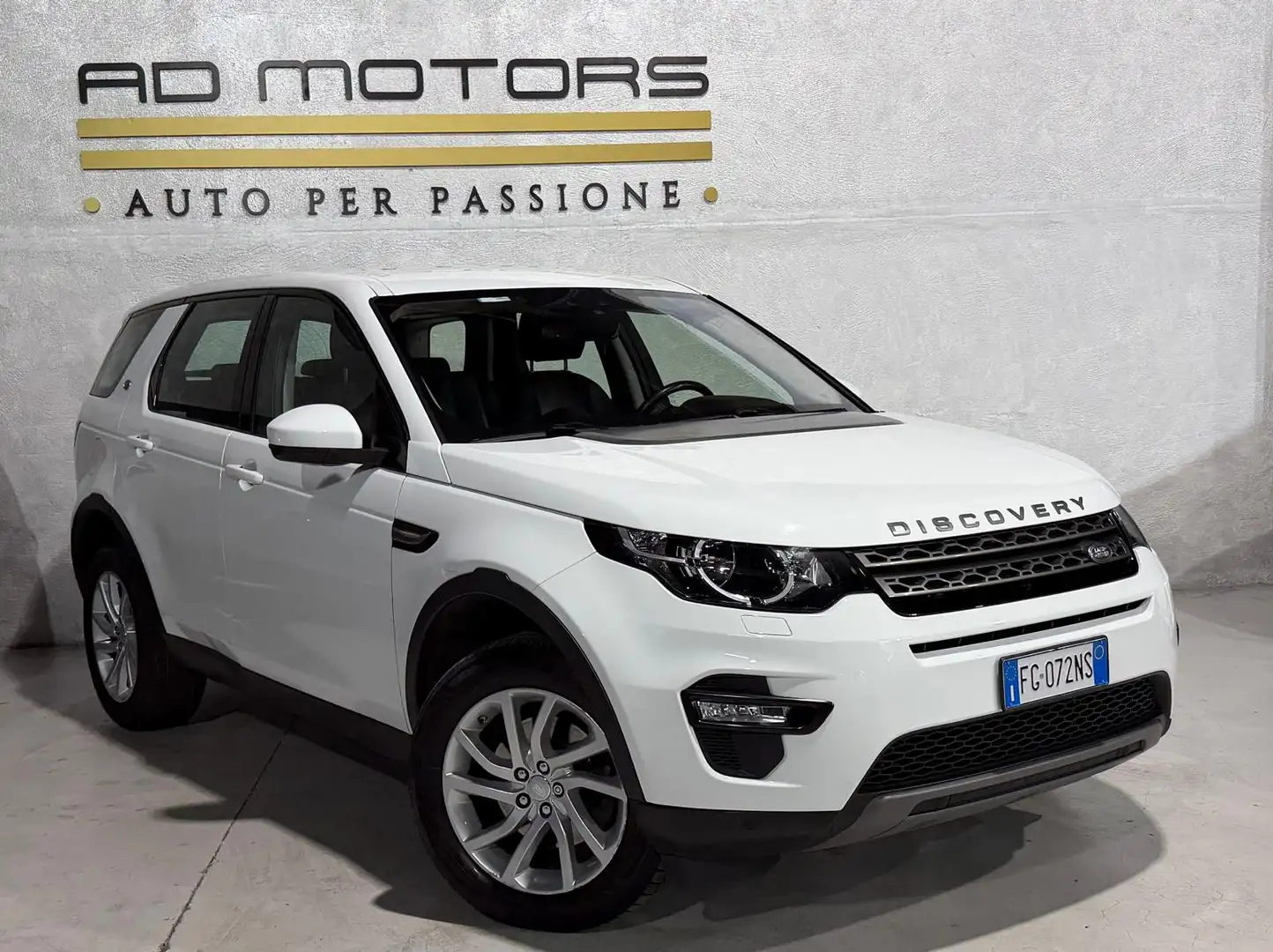 Land Rover Discovery Sport 2.0 td4 SE awd 150cv, del 2017, 140.000 km, in vendita a Bareggio (MI)