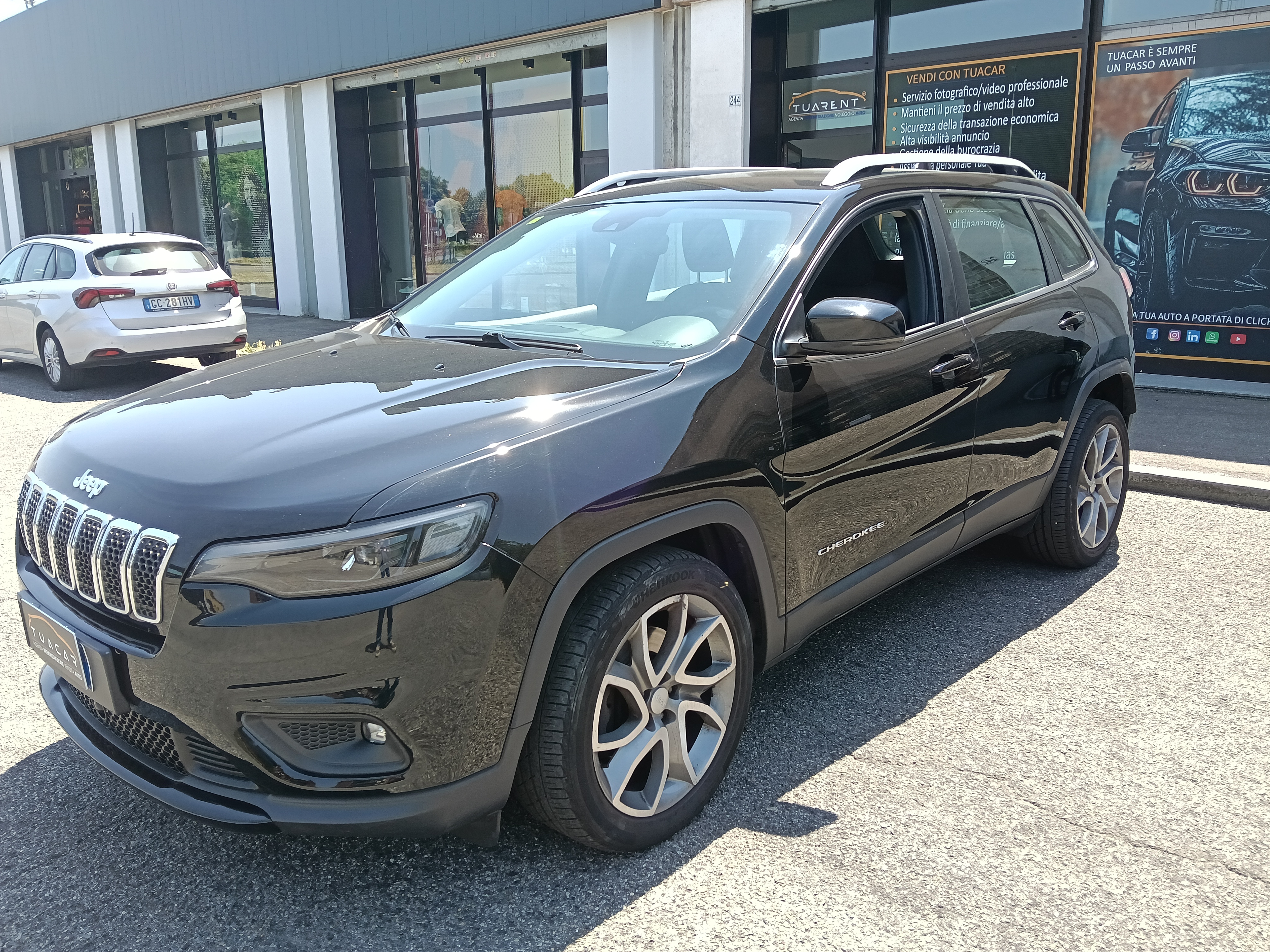Jeep Cherokee 2.2 mjt Longitude fwd auto, del 2019, 107.000 km, in vendita a Venaria Reale (TO)
