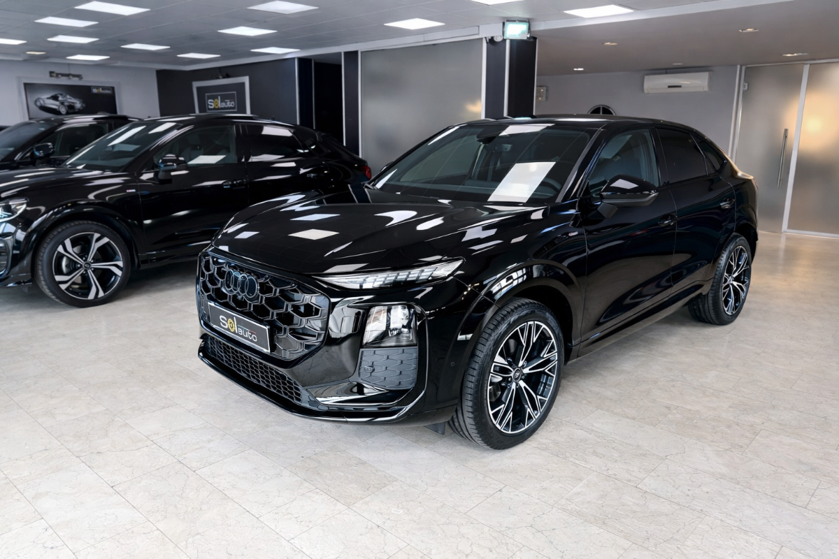 Audi Q3 2.0 tdi S line 150cv s-tronic - foto 2 di 14