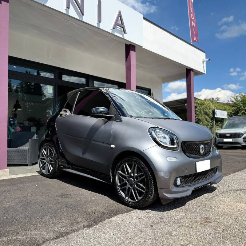 smart forTwo 0.9 t Passion 90cv twinamic all. BRABUS, del 2018, in vendita a Frascati (RM)