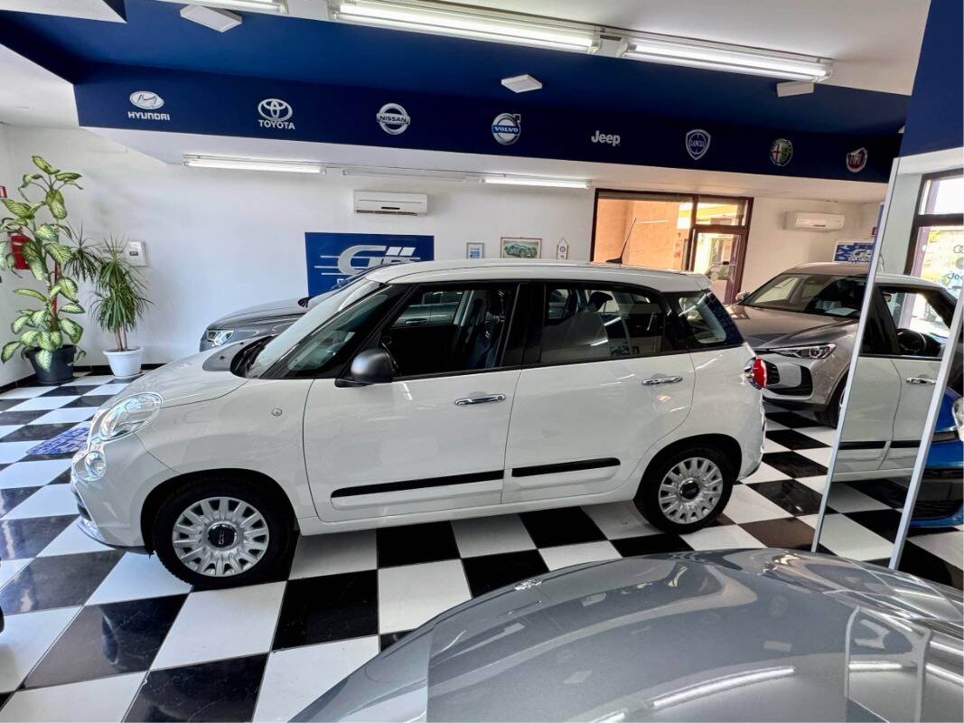 Fiat 500L 1.6 mjt Urban 120cv my19 - foto 3 di 4