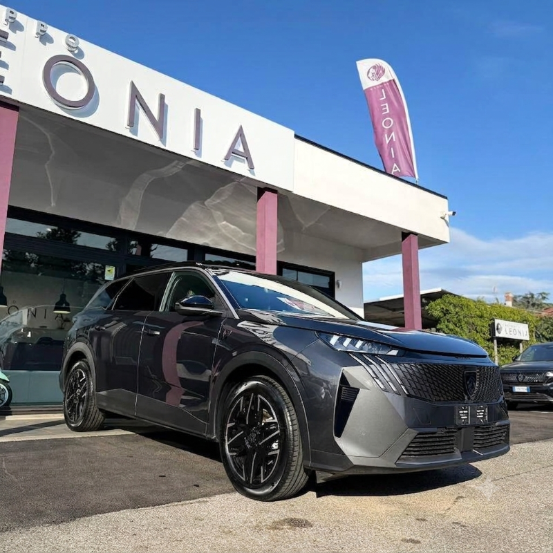 Peugeot 5008 1.2 hybrid GT 145cv 7p.ti e-dcs6 km zero TETTO PANORAMICO APRIBILE, del 2025, in vendita a Frascati (RM)