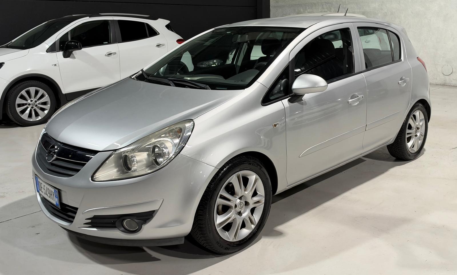 Opel Corsa Cambio Automatico Neopatentati - foto 3 di 4