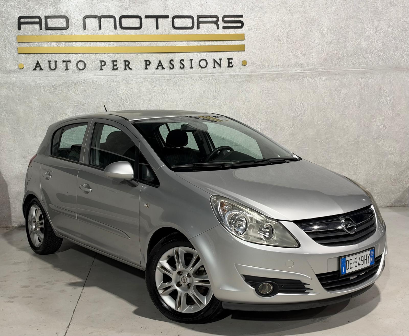 Opel Corsa Cambio Automatico Neopatentati, del 2007, 145.000 km, in vendita a Bareggio (MI)