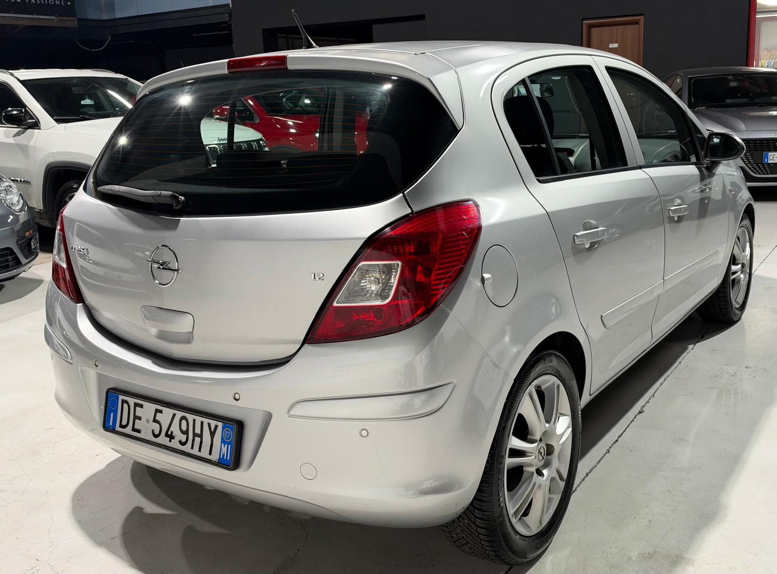 Opel Corsa Cambio Automatico Neopatentati - foto 4 di 4