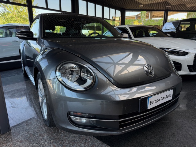 Volkswagen Maggiolino Cabrio 1.6 tdi Design 105cv dsg - foto 2 di 4
