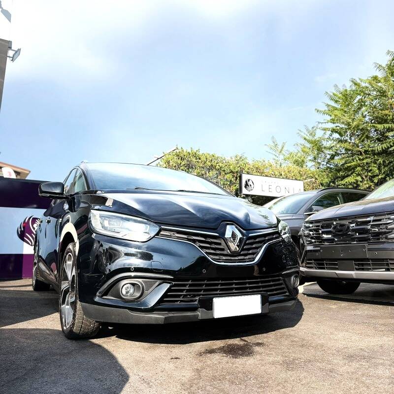 Renault Grand Scenic G.scenic 1.5 dci energy Bose 110cv 7 POSTI, del 2017, in vendita a Frascati (RM)