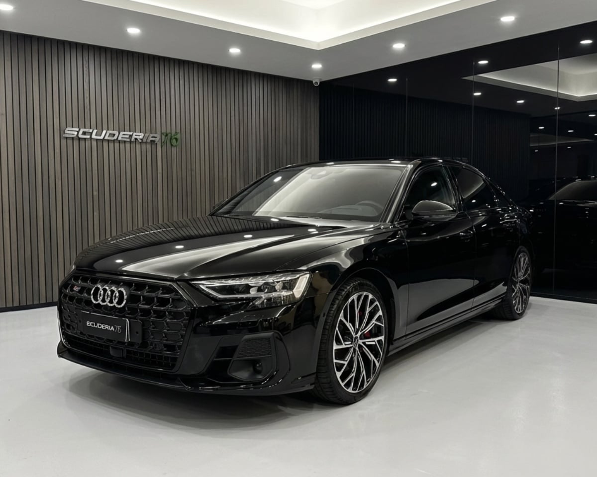 Audi S8 4.0 tfsi mhev quattro tiptronic, del 2023, 97.500 km, in vendita a Milano (MI)