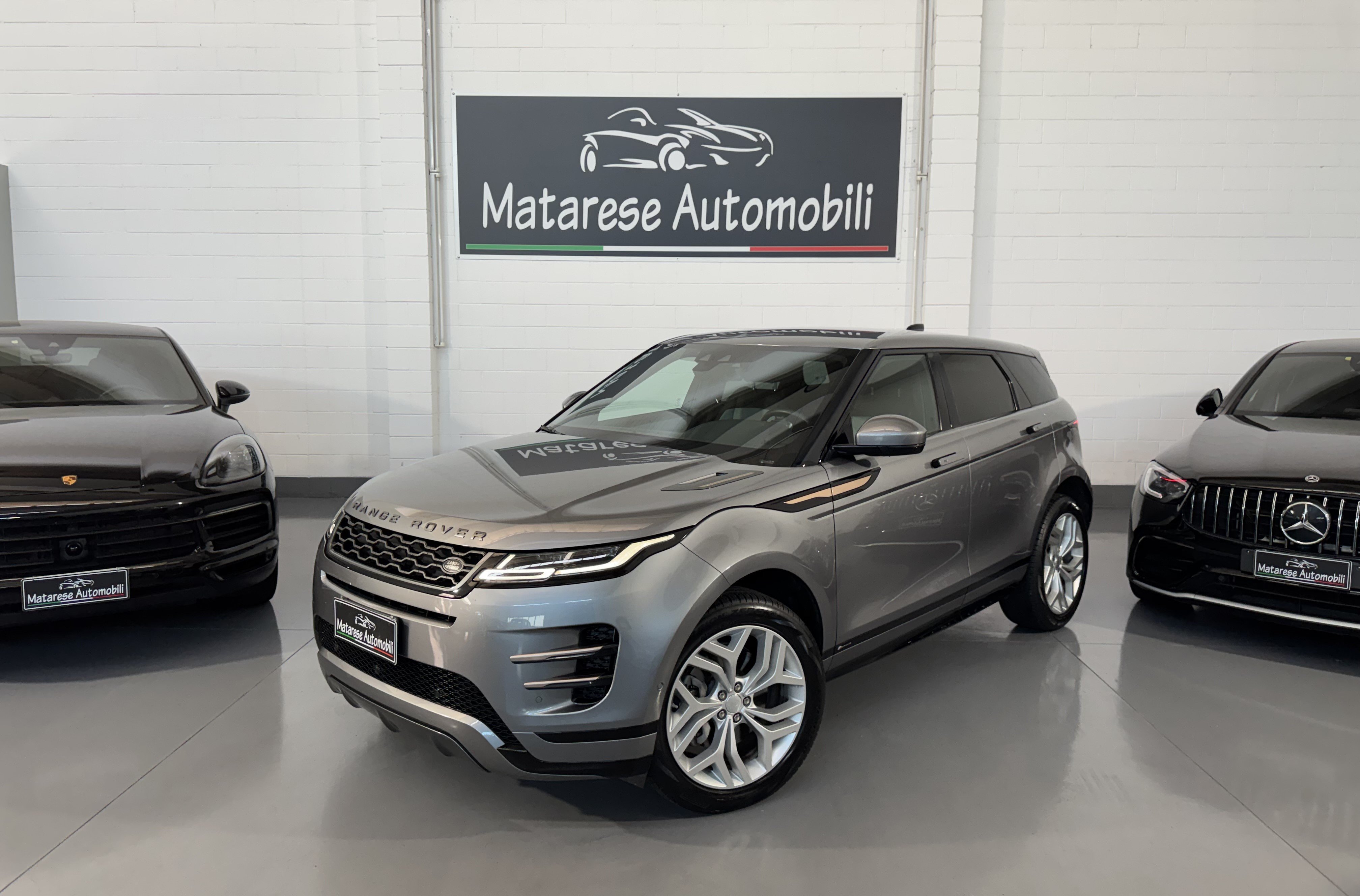 Land Rover Range Rover Evoque R-Dynamic SE mhev D150 2.0cc 150cv IVA Esposta, del 2019, 81.031 km, in vendita a Cusago (MI)