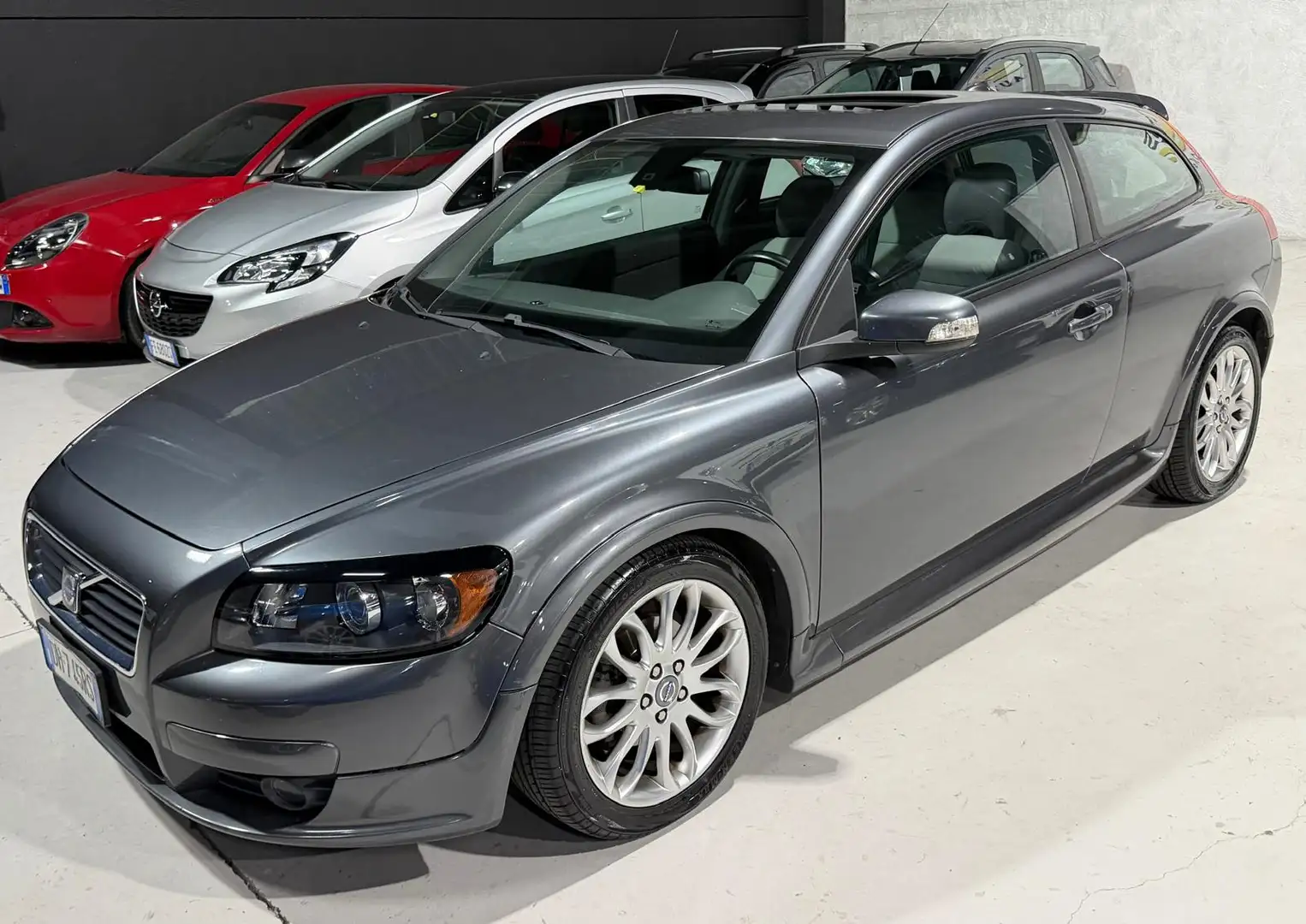 Volvo C30 2.0 Momentum 145cv - foto 3 di 4