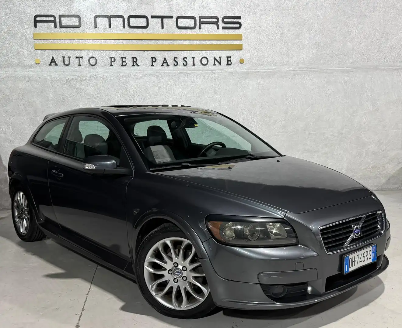 Volvo C30 2.0 Momentum 145cv, del 2007, 140.000 km, in vendita a Bareggio (MI)