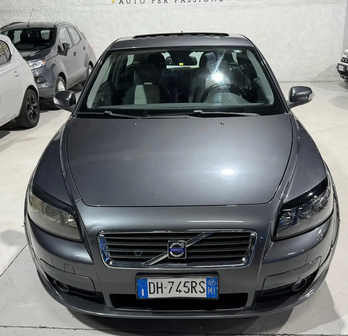 Volvo C30 2.0 Momentum 145cv - foto 2 di 4
