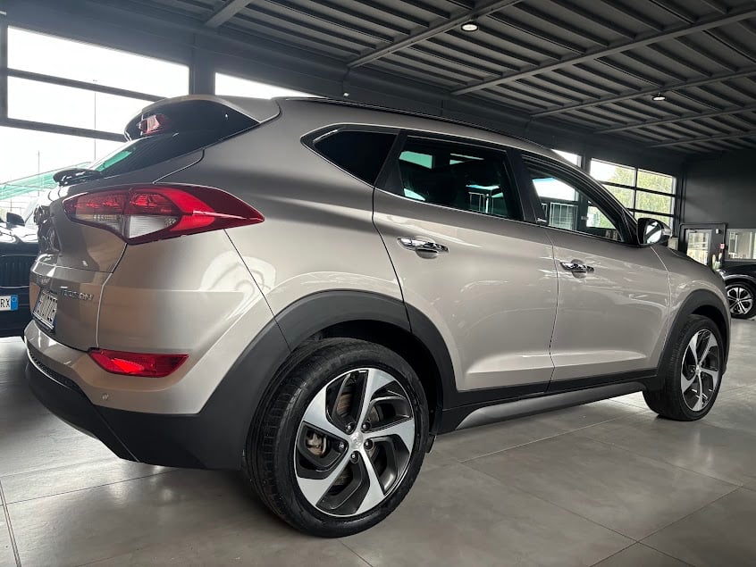 Hyundai TUCSON 1.7 crdi Xpossible dct + tetto - foto 3 di 4