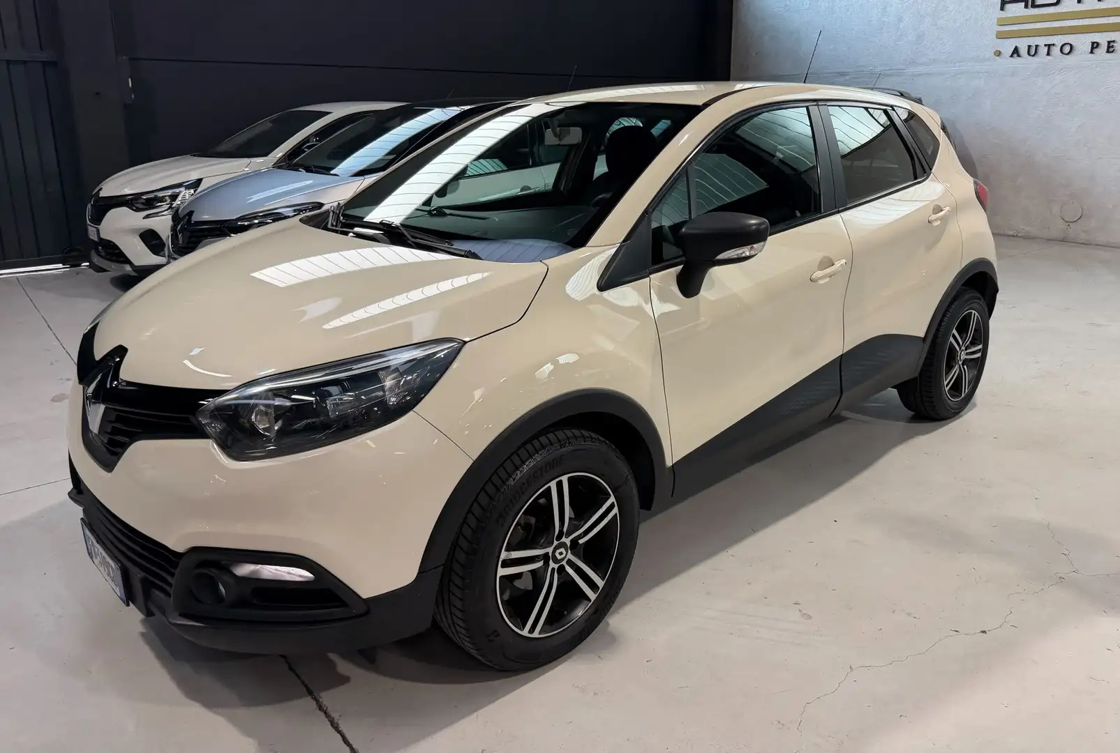 Renault Captur 0.9 tce Live s&s 90cv - foto 3 di 4