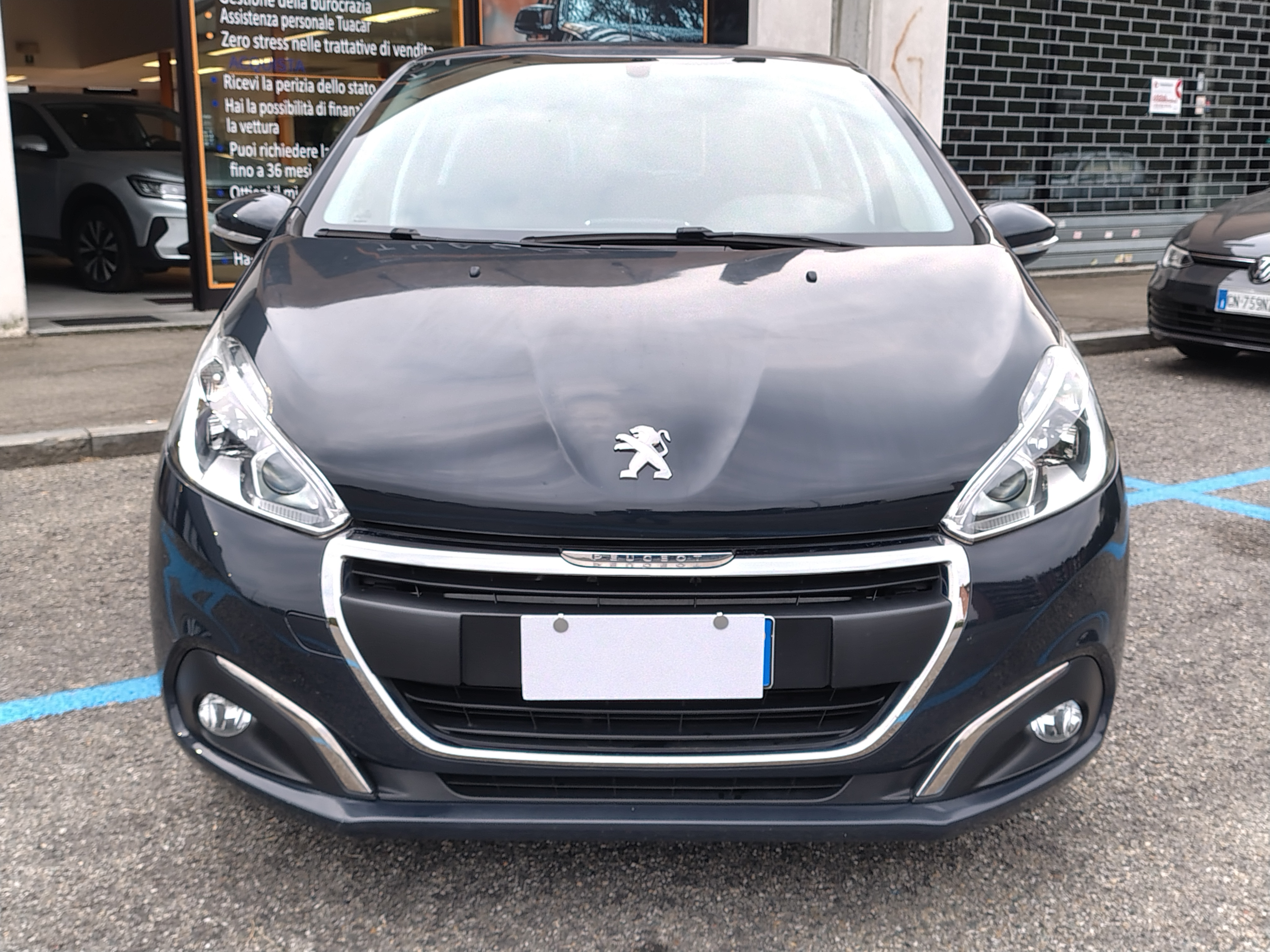 Peugeot 208 5p 1.2 puretech Allure s&s 82cv neopatentati - foto 2 di 4