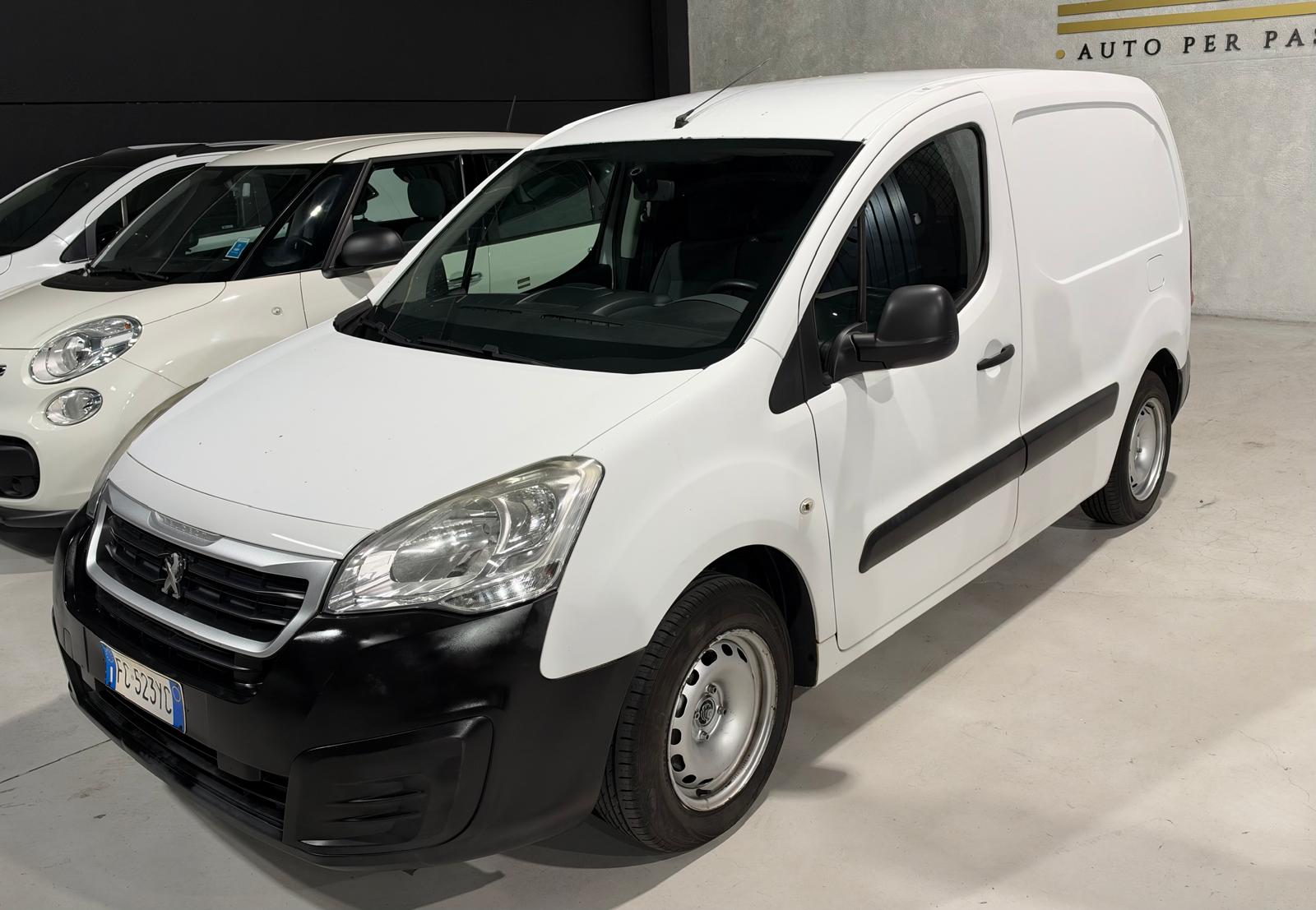 Peugeot Partner E6 2015 Partner Distribuzione Nuova+IVA - foto 3 di 4