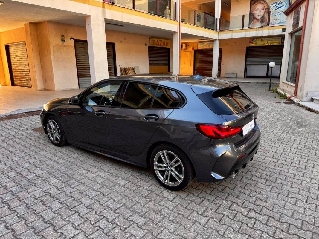 BMW 120 120i Msport auto - foto 4 di 32