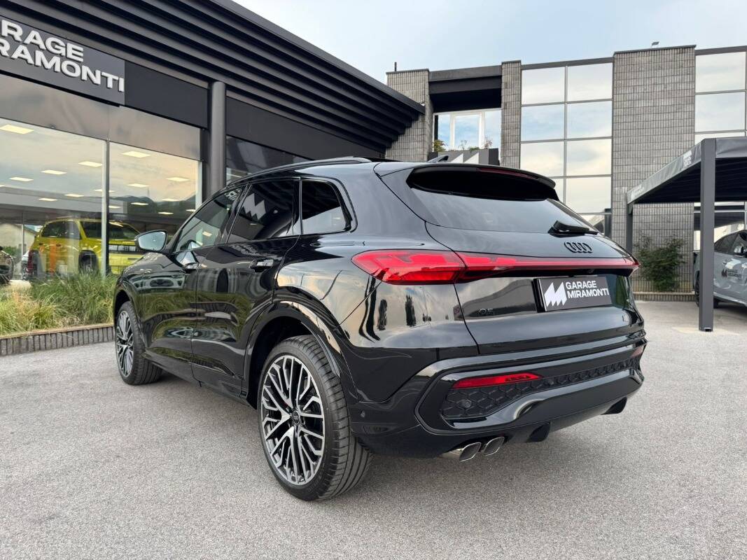 Audi Q5 2.0 tdi mhev+ Launch edition S line quattro 204cv s-tronic - foto 4 di 4