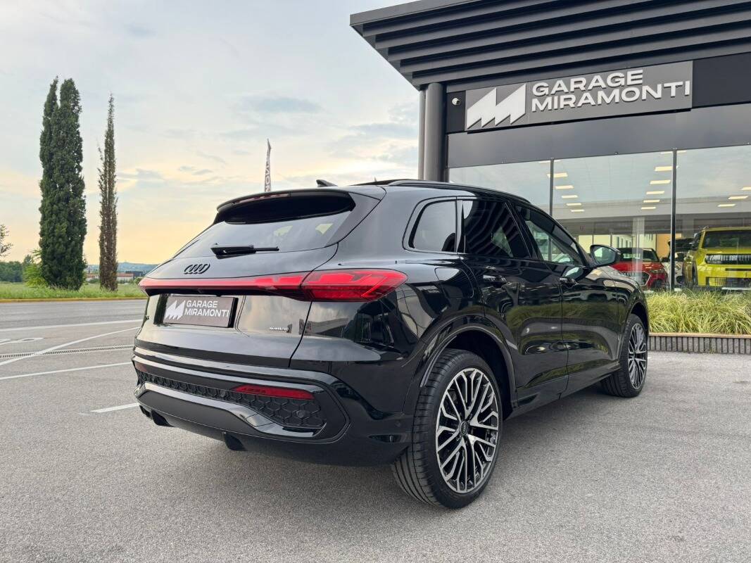 Audi Q5 2.0 tdi mhev+ Launch edition S line quattro 204cv s-tronic - foto 3 di 4