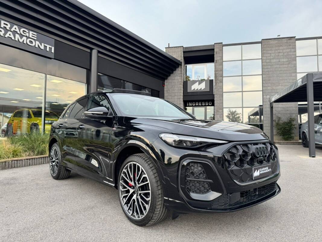 Audi Q5 2.0 tdi mhev+ Launch edition S line quattro 204cv s-tronic - foto 2 di 4