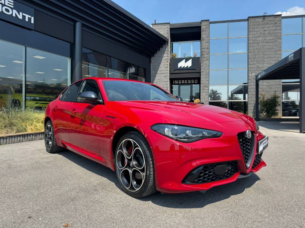 Alfa Romeo Giulia 2.0 t Competizione Q4 280cv auto - foto 2 di 22