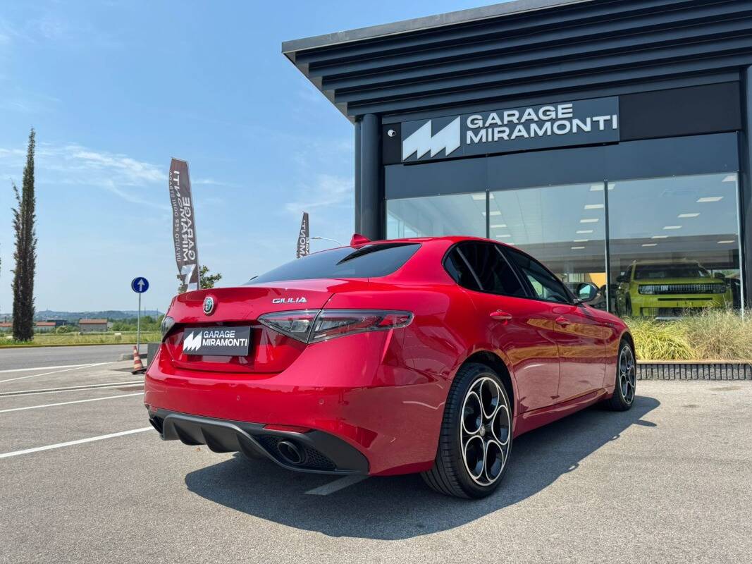 Alfa Romeo Giulia 2.0 t Competizione Q4 280cv auto - foto 3 di 22