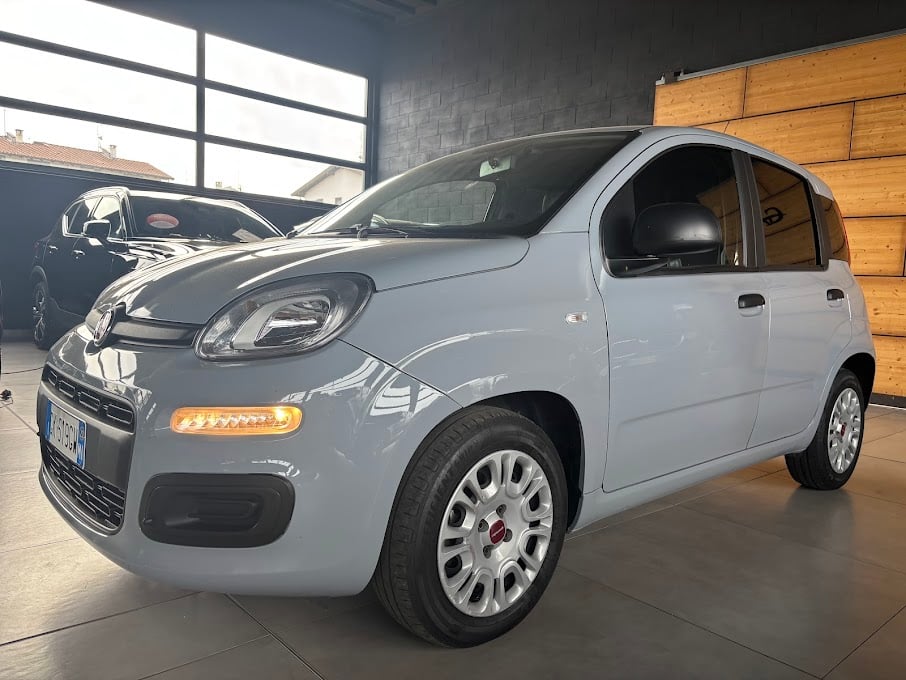 Fiat Panda 1.0 hybrid 38.000KM NEOPATENTATI + APPLE CARPLAY, del 2022, 38.181 km, in vendita a Vermezzo con Zelo (MI)