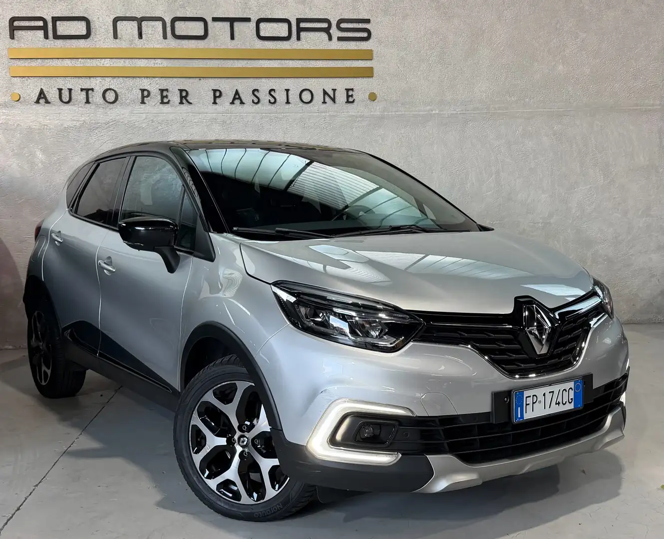 Renault Captur 1.5 dci Intens 90cv edc, del 2018, 58.000 km, in vendita a Bareggio (MI)