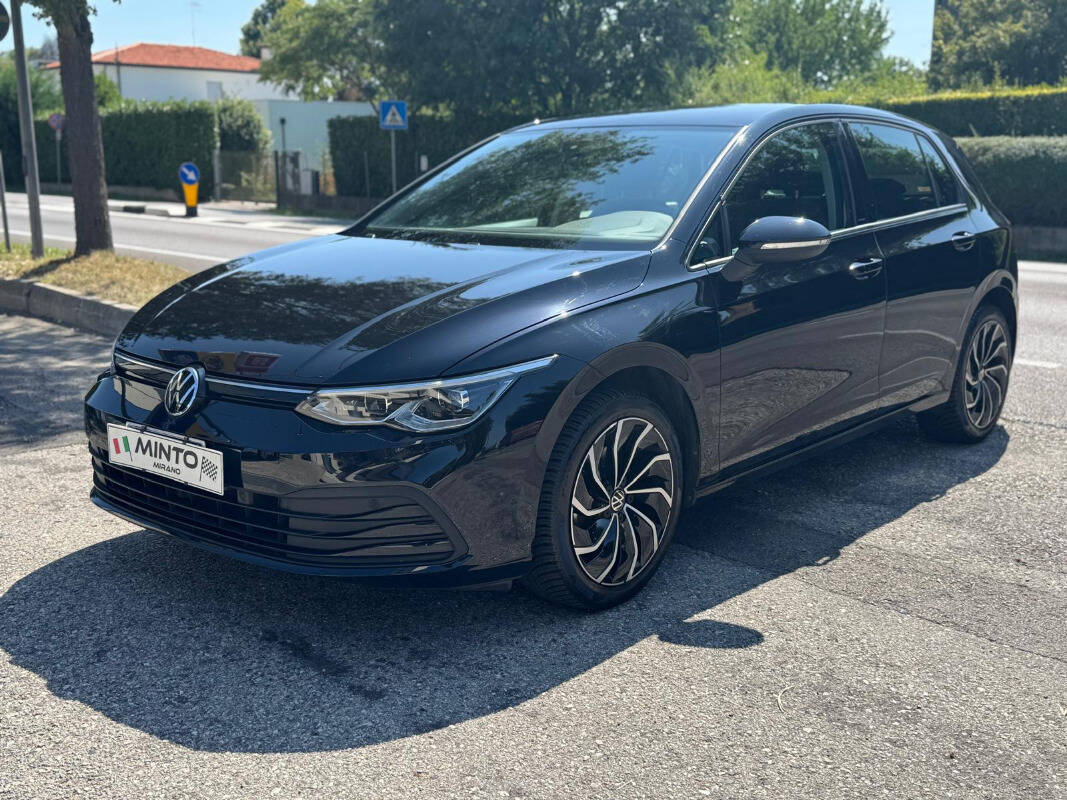 Volkswagen Golf 1.0 tsi evo Life 110cv, del 2022, 92.000 km, in vendita a Mirano (VE)