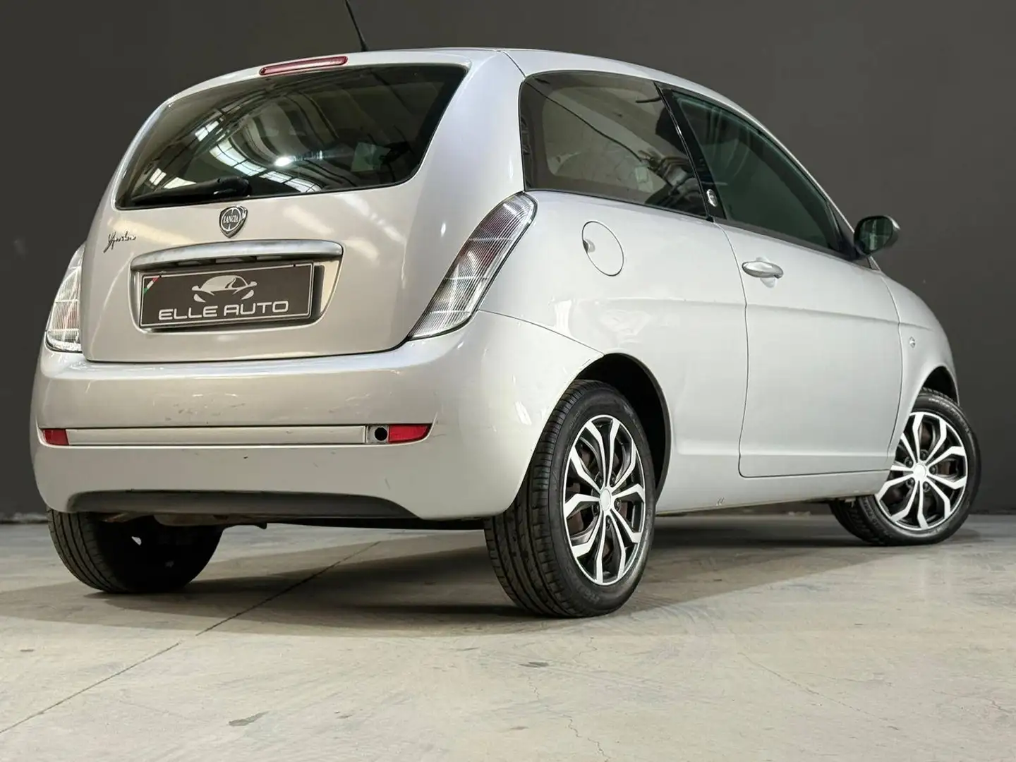 Lancia Ypsilon 1.4 8v Platinum ecochic Gpl - foto 4 di 4